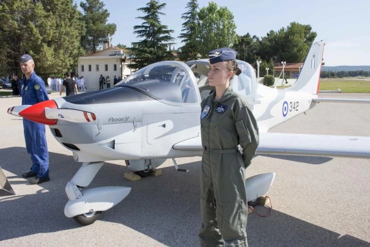 Παραλαβή εκπαιδευτικών αεροσκαφών στη Δεκέλεια – Δείτε τις εικόνες